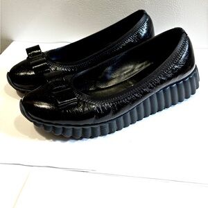 Salvatore Ferragamo Polly flats Size 7